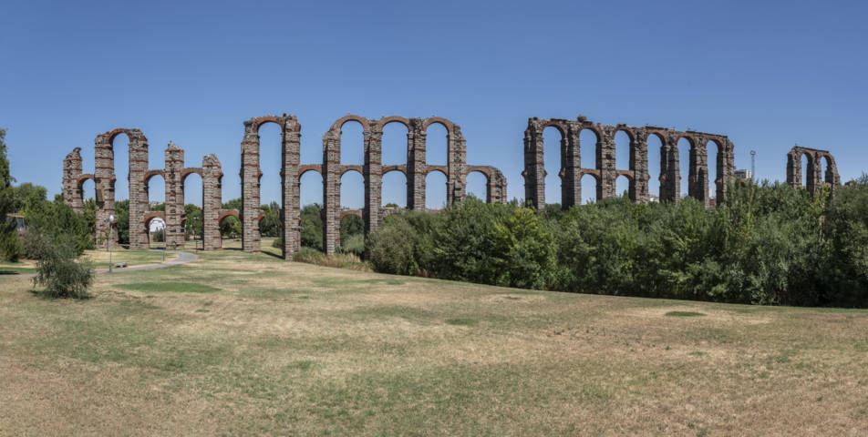 Badajoz - Mérida 049 - Acueducto de Los Milagros.jpg